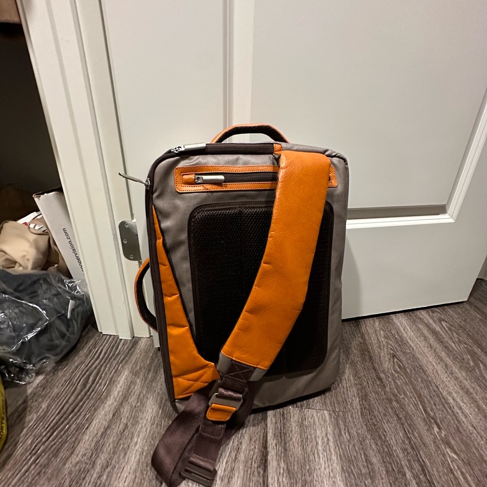 Over the shoulder laptop messenger bag.
